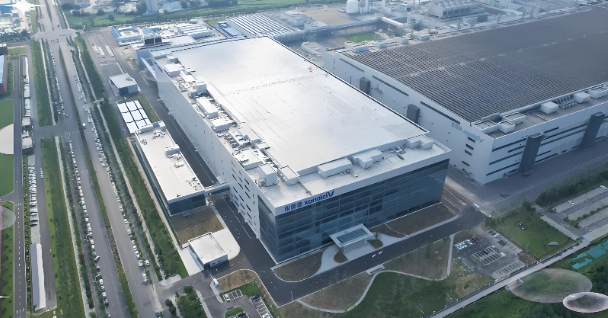 维信诺第8.6代AMOLED生产线项目无尘室净化工厂A包-母线安装